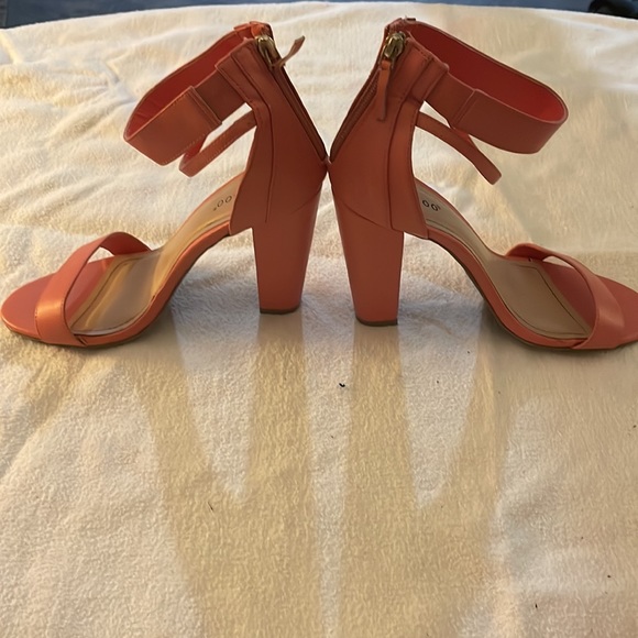 Ladies salmon high heels size 8Bamboo - Picture 6 of 6